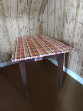 table ancienne en bois sombre