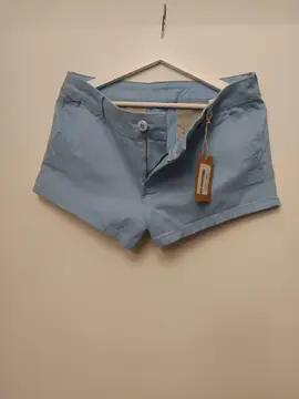 donne bcp de vêtements