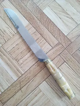 couteau à pain