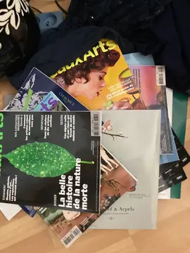 lot magazines art