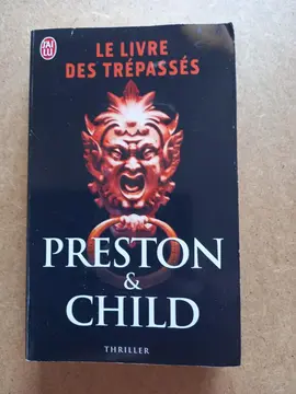 livre poche. Le livre des trepasses