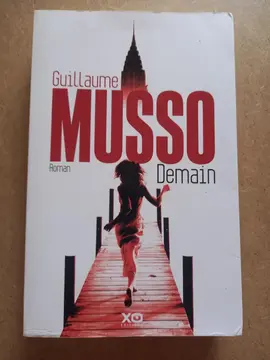 livre. Musso. Demain