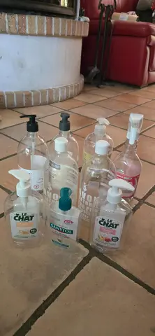 Donne flacons plastique et flacons pompe