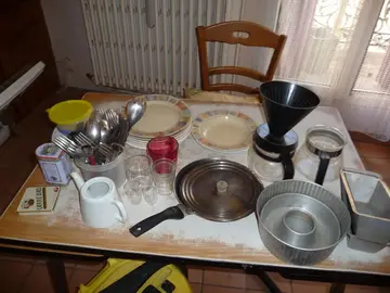 Lot de vaisselle variée
