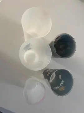 gobelets en plastique