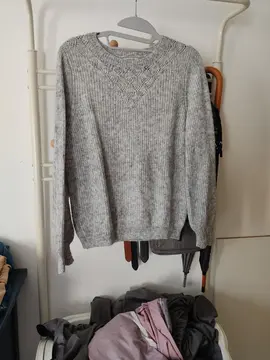 Pull léger en tricot gris
