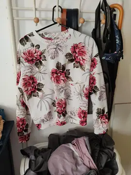 Pull léger à motifs floraux