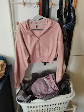 Veste courte a capuche rose