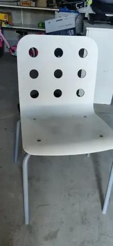 chaise en bois et métal