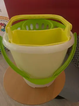 sceau de ménage essoreur