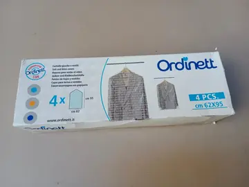 4 housses à vêtements