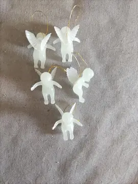 mini anges à accrocher.(2 cm)