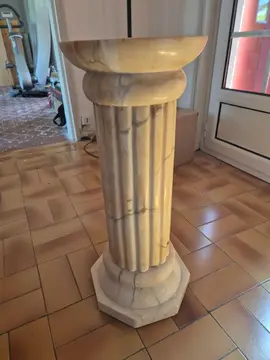 Colonne en albatre ou marbre