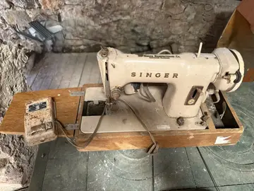 machine à coudre ancienne