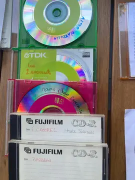 42 CD gravés tous styles confondus et 17 CD 2 titres tous styles confondus