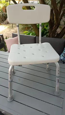 déambulateur, chaise de douche, arceau de drap