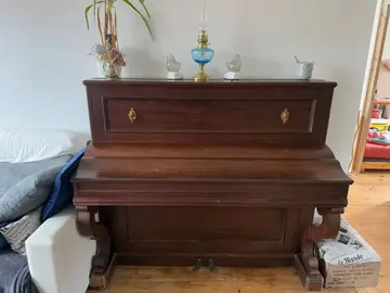 piano droit ancien