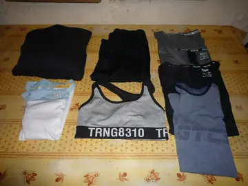 Lot vétements femme TS