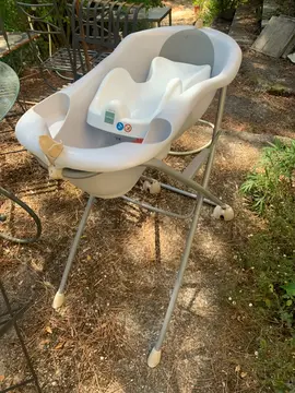 baignoire sur pieds repliables pour bébé