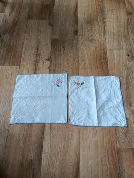 2 napperons