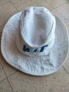 chapeau