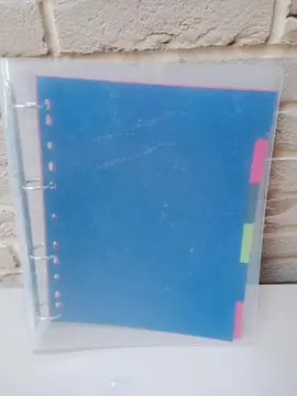 Classeur transparent et intercalaires