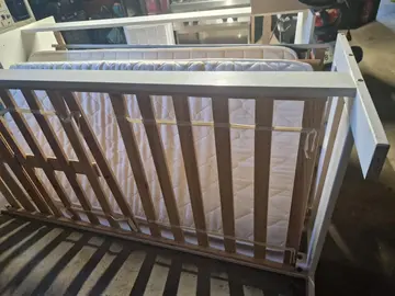 Lit complet 1 personne matelas et sommier 1m90 par 90 cm 2 lits disponibles