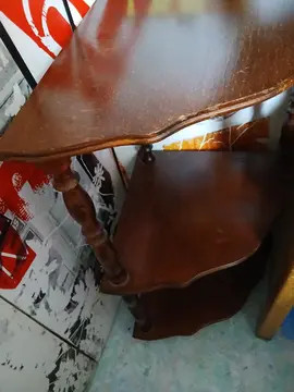 Petite étagères en bois foncé
