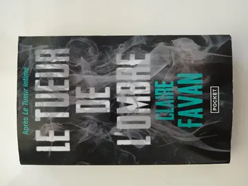 Livre " le tueur de l'ombre"