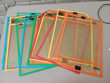 14 étuis transparents pour écolier