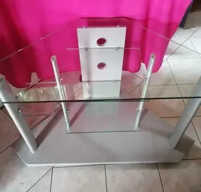 meuble d'angle pour TV en verre