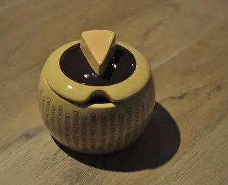 Petit pot à parmesan