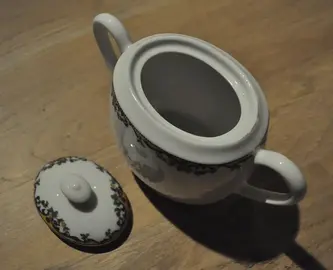Sucrier en porcelaine