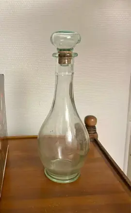 Pichet à vin en verre