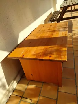 Table basse en pin ( longueur 120 / largeur 60 / hauteur 52 )