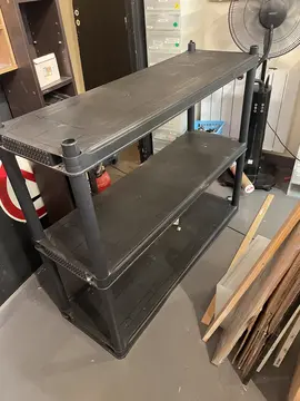 2 étagèrs plastique sans montage
