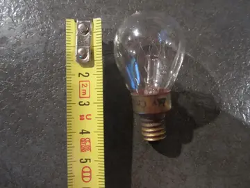 Petite ampoule à douille E14