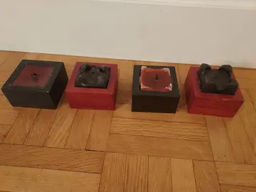 Lot de 4 bougies avec socle en bois