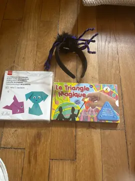 barrette pour déguisement et un paquet de feuilles à plier triangle magique