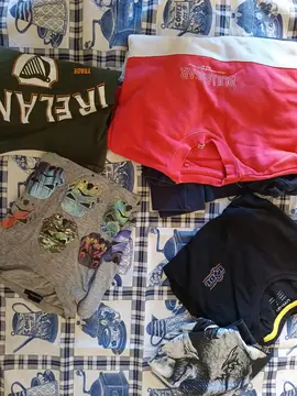 t-shirts + 1 pull (S)