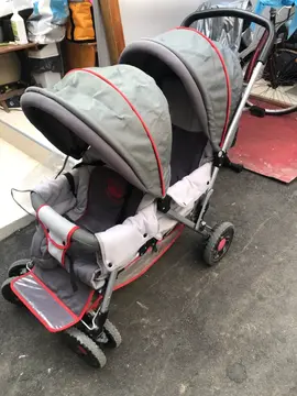 poussette deux enfants