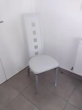 Donne 6 chaises