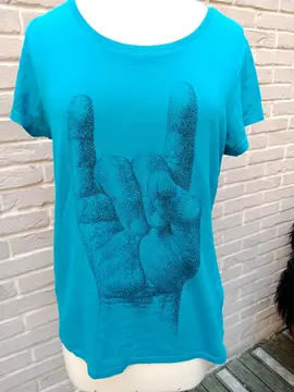 T-shirt qui conjure le mauvais sort !