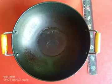 poêle wok 25 cm