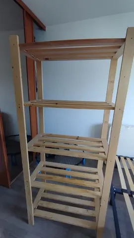 étagère en bois
