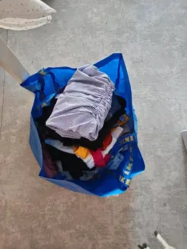 donne gros sac de vêtements taille XL et XXL