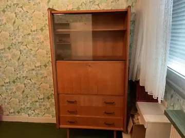 secrétaire vitrine en teck avec trois tiroirs