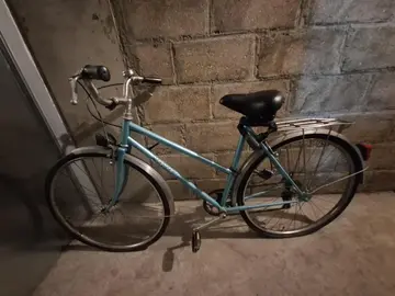 2 velos vintage Peugeot en l'état
