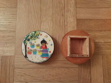 Petite boîte en bois