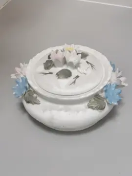 Petite bonbonnière en céramique